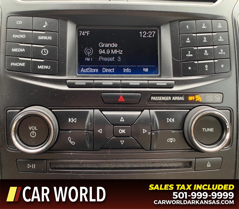 Ford Explorer Vehicle Full-screen Gallery Image 16