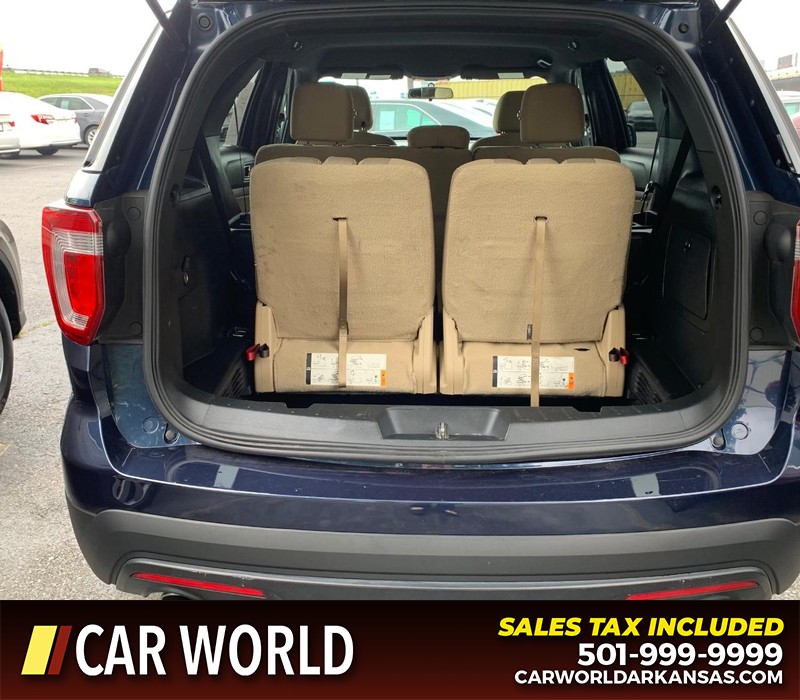 Ford Explorer Vehicle Full-screen Gallery Image 18
