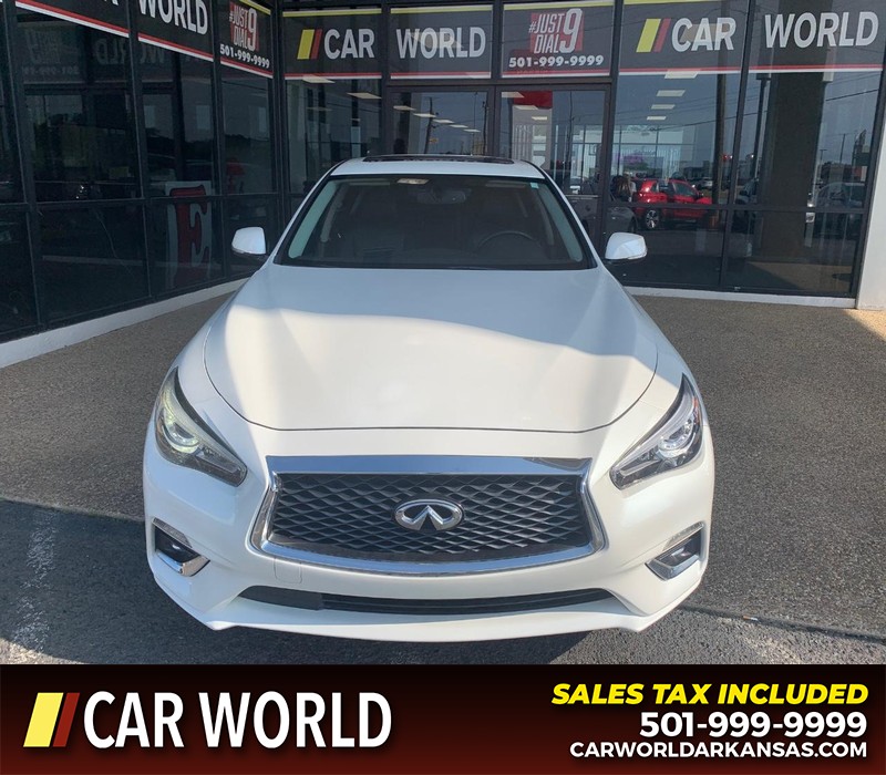 INFINITI Q50 Vehicle Full-screen Gallery Image 3