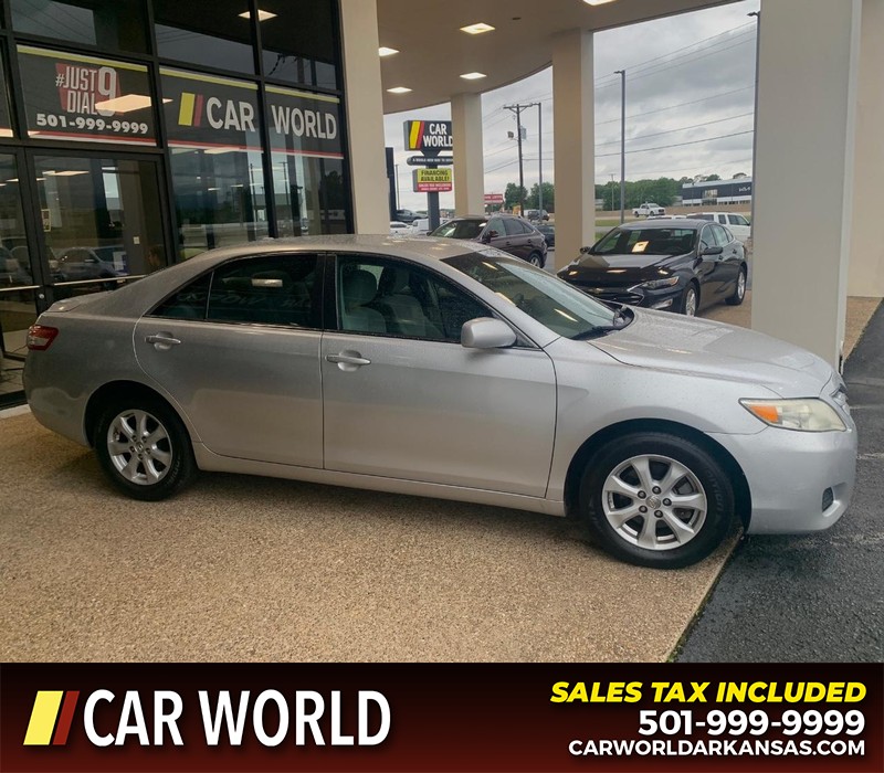 Toyota Camry Vehicle Full-screen Gallery Image 2