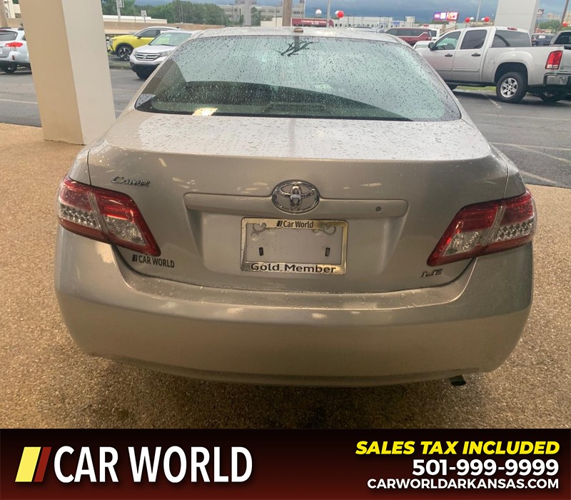 Toyota Camry Vehicle Full-screen Gallery Image 5