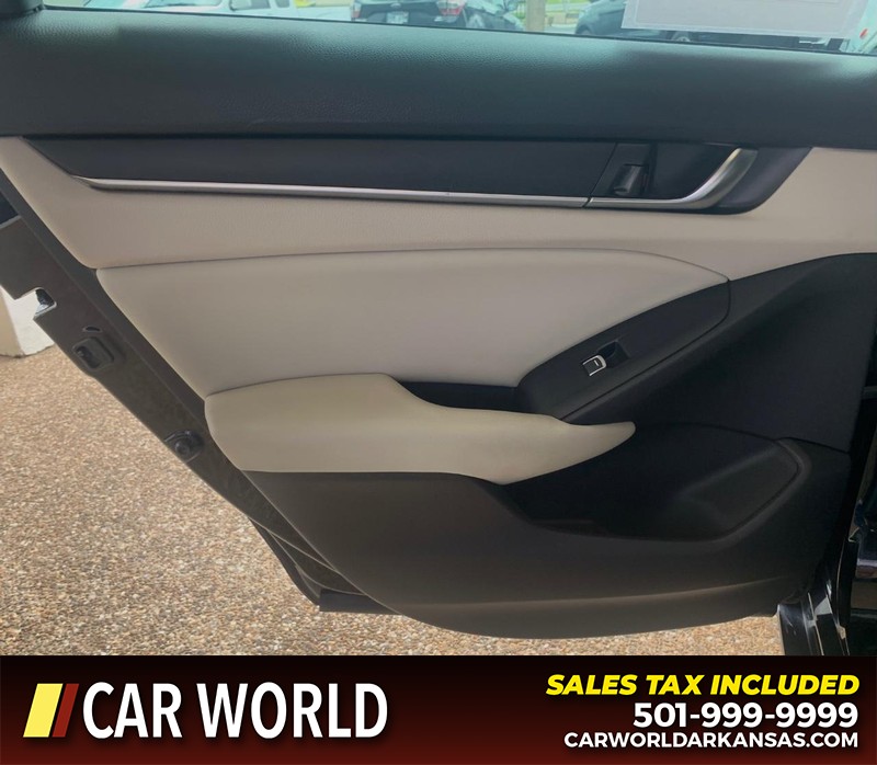Honda Accord Sedan Vehicle Full-screen Gallery Image 8