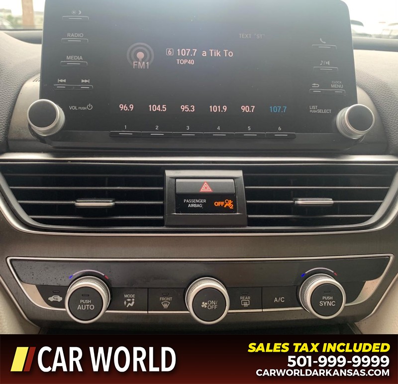 Honda Accord Sedan Vehicle Full-screen Gallery Image 13