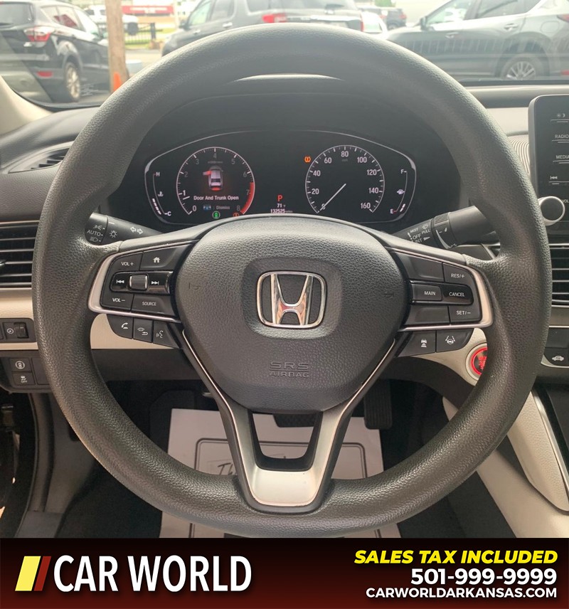 Honda Accord Sedan Vehicle Full-screen Gallery Image 14