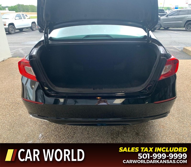 Honda Accord Sedan Vehicle Full-screen Gallery Image 18