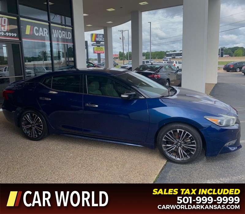 Nissan Maxima Vehicle Full-screen Gallery Image 2
