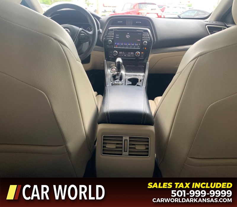 Nissan Maxima Vehicle Full-screen Gallery Image 10