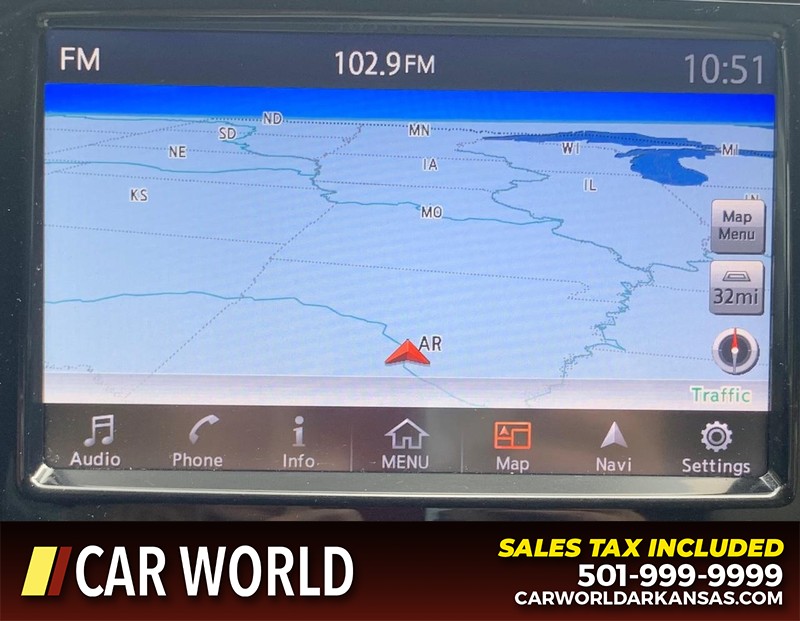 Nissan Maxima Vehicle Full-screen Gallery Image 13