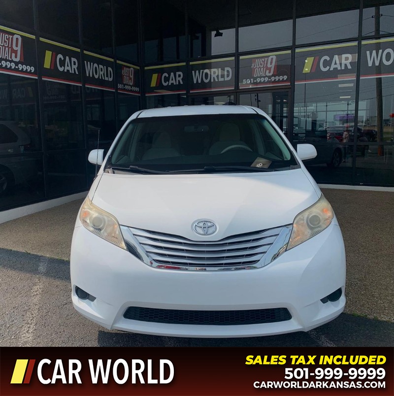 Toyota Sienna Vehicle Full-screen Gallery Image 3
