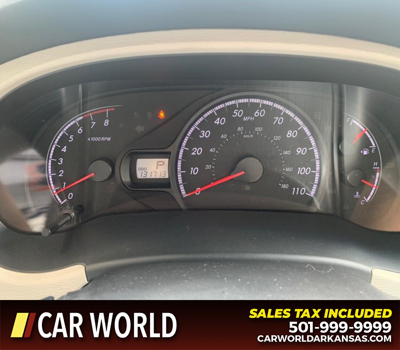Toyota Sienna Vehicle Full-screen Gallery Image 11