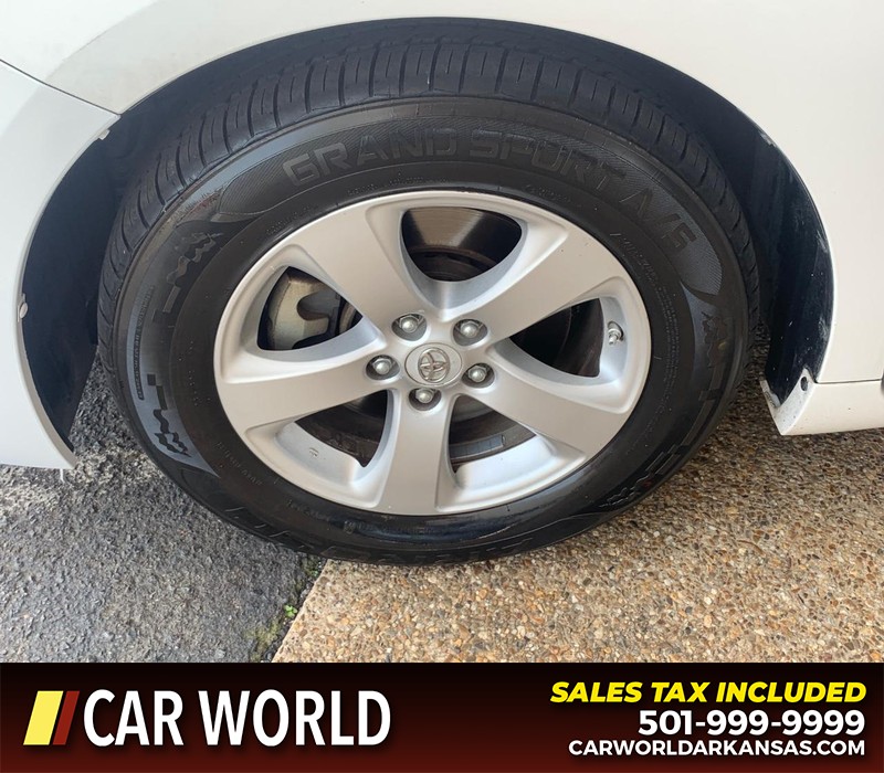 Toyota Sienna Vehicle Full-screen Gallery Image 13