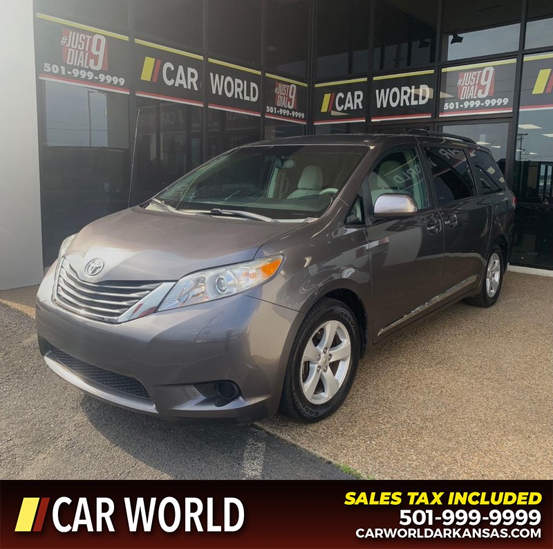 Toyota Sienna Vehicle Full-screen Gallery Image 3