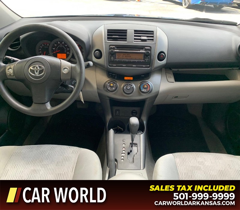 Toyota RAV4 Vehicle Full-screen Gallery Image 20