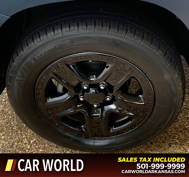 Toyota RAV4 Vehicle Full-screen Gallery Image 22