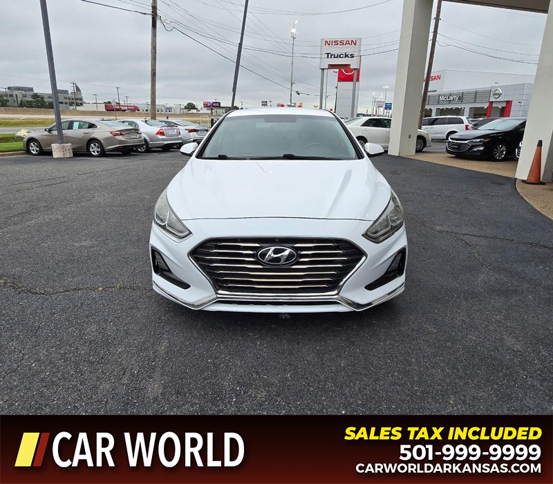Hyundai Sonata Vehicle Full-screen Gallery Image 2