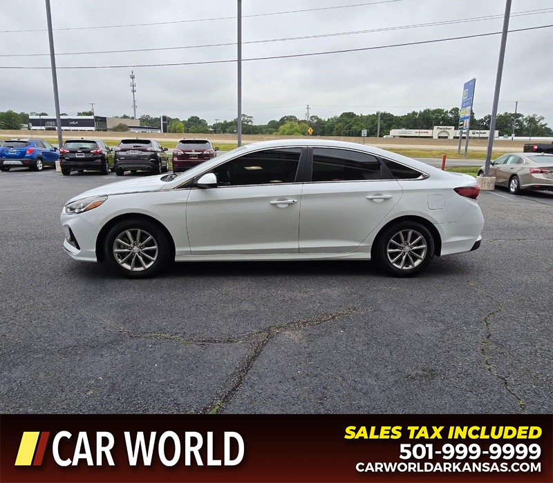 Hyundai Sonata Vehicle Full-screen Gallery Image 4