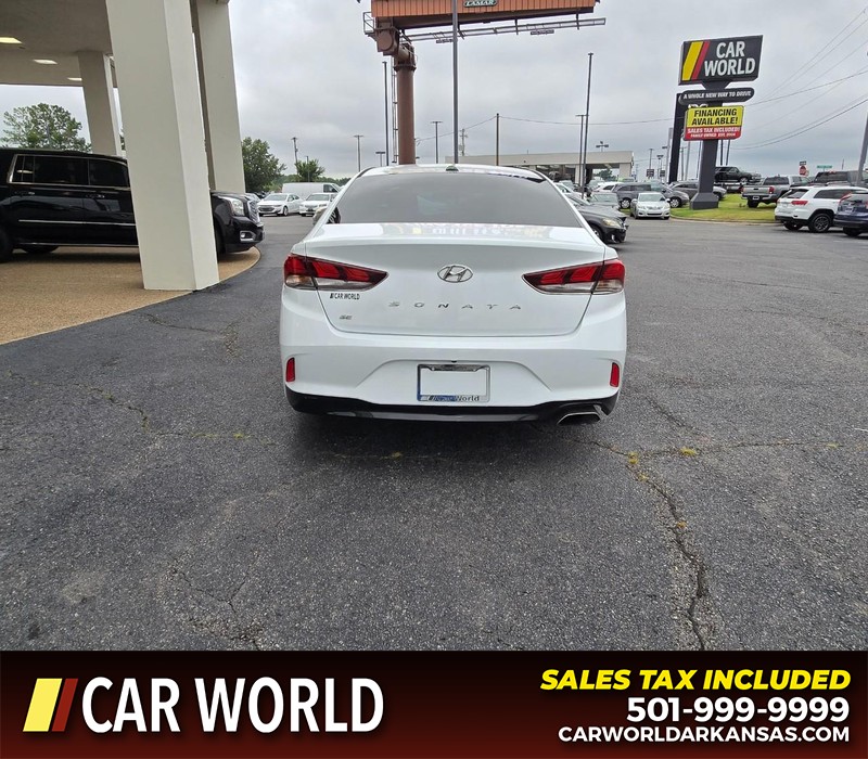 Hyundai Sonata Vehicle Full-screen Gallery Image 5
