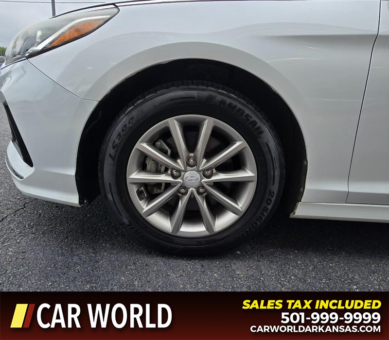 Hyundai Sonata Vehicle Full-screen Gallery Image 6