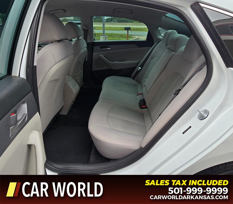 Hyundai Sonata Vehicle Full-screen Gallery Image 10
