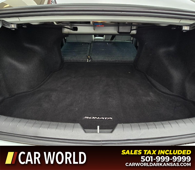 Hyundai Sonata Vehicle Full-screen Gallery Image 14