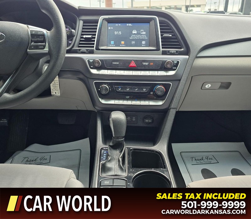 Hyundai Sonata Vehicle Full-screen Gallery Image 18