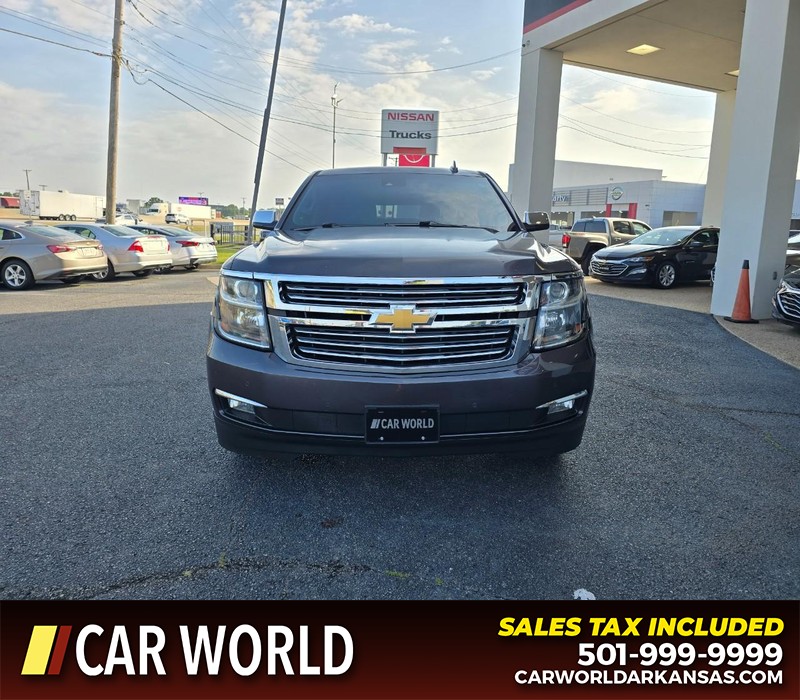 Chevrolet Suburban Vehicle Full-screen Gallery Image 2
