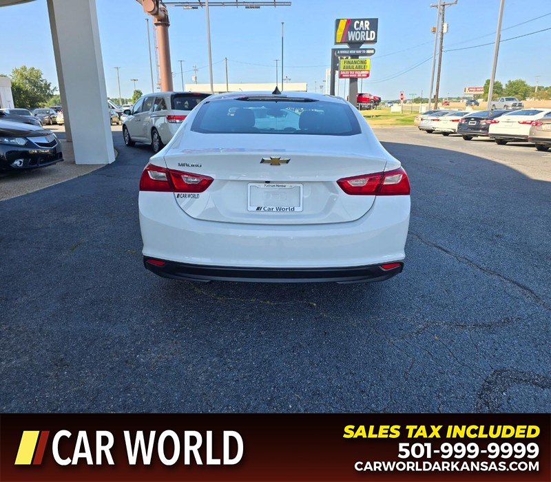 Chevrolet Malibu Vehicle Full-screen Gallery Image 5