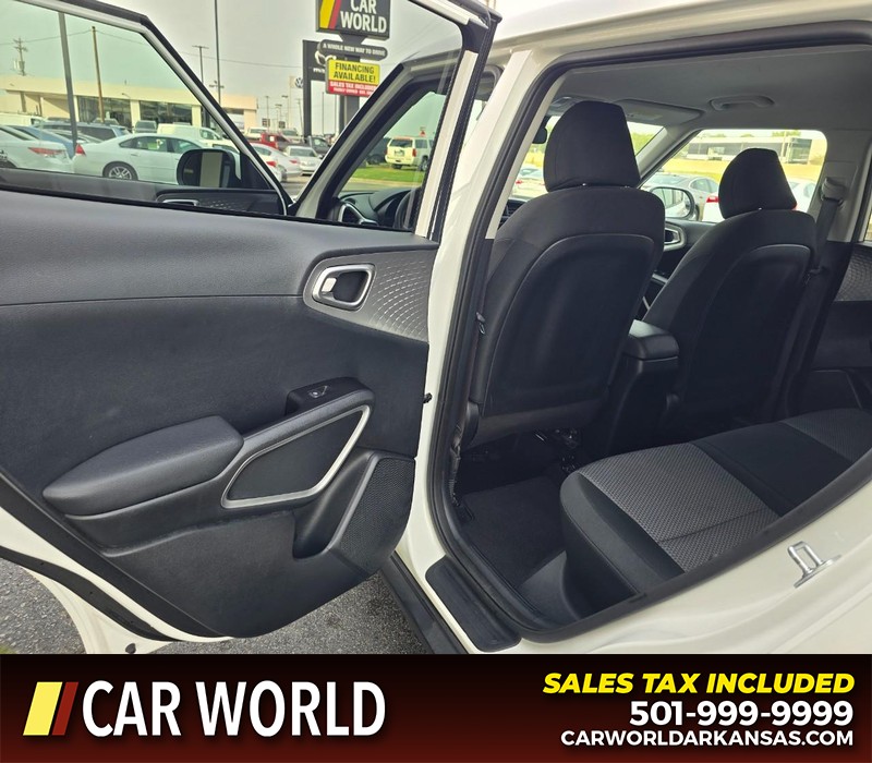 Kia Soul Vehicle Full-screen Gallery Image 9