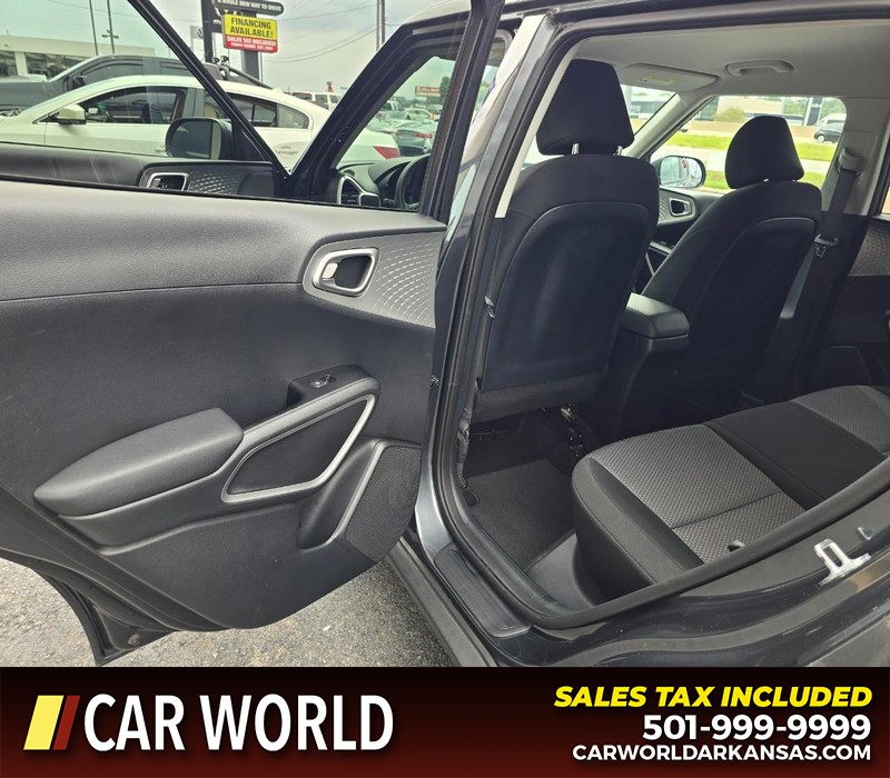 Kia Soul Vehicle Full-screen Gallery Image 9