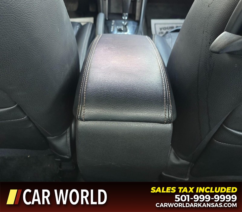 Nissan Altima Vehicle Full-screen Gallery Image 19