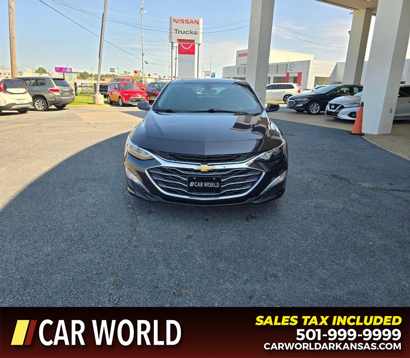 Chevrolet Malibu Vehicle Full-screen Gallery Image 2