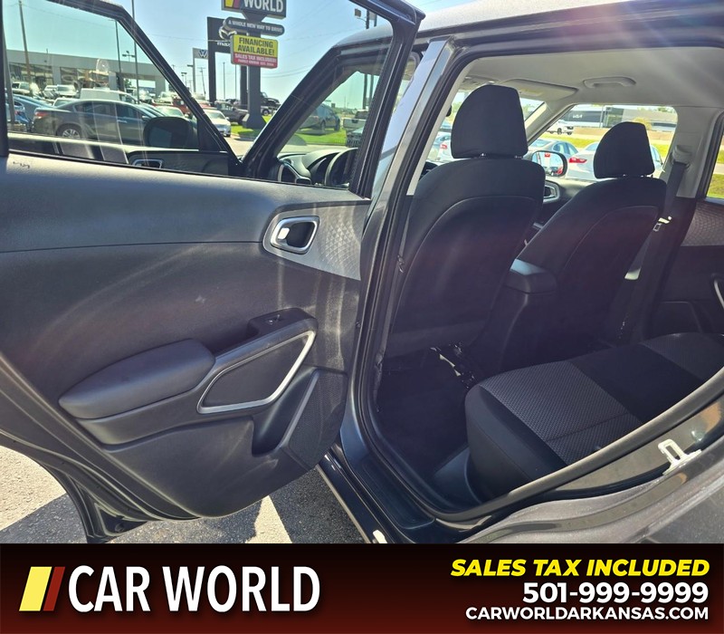 Kia Soul Vehicle Full-screen Gallery Image 9