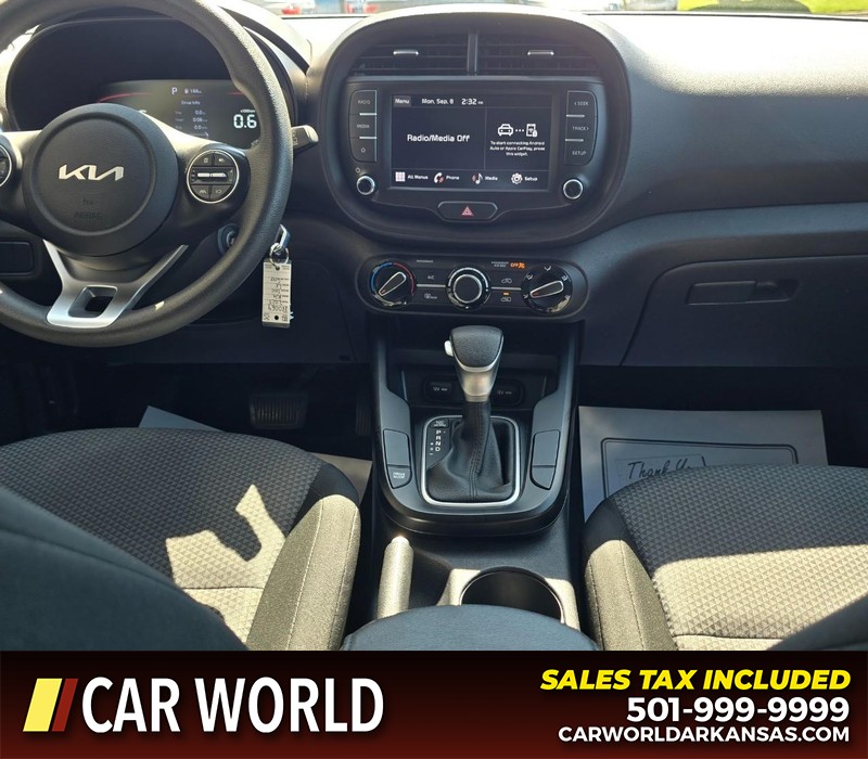 Kia Soul Vehicle Full-screen Gallery Image 18