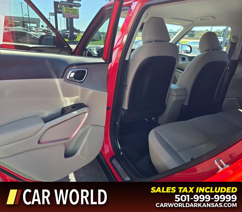 Kia Soul Vehicle Full-screen Gallery Image 9