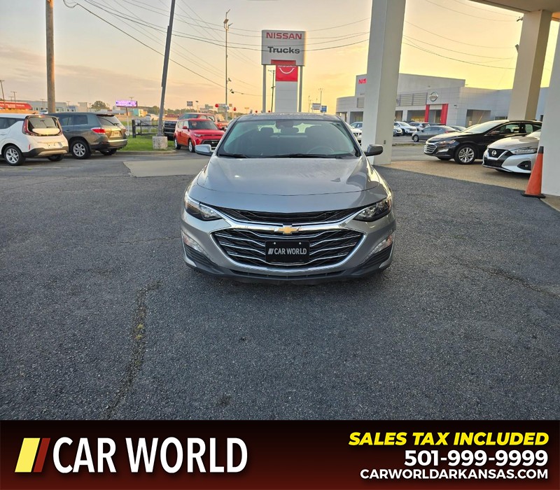 Chevrolet Malibu Vehicle Full-screen Gallery Image 2