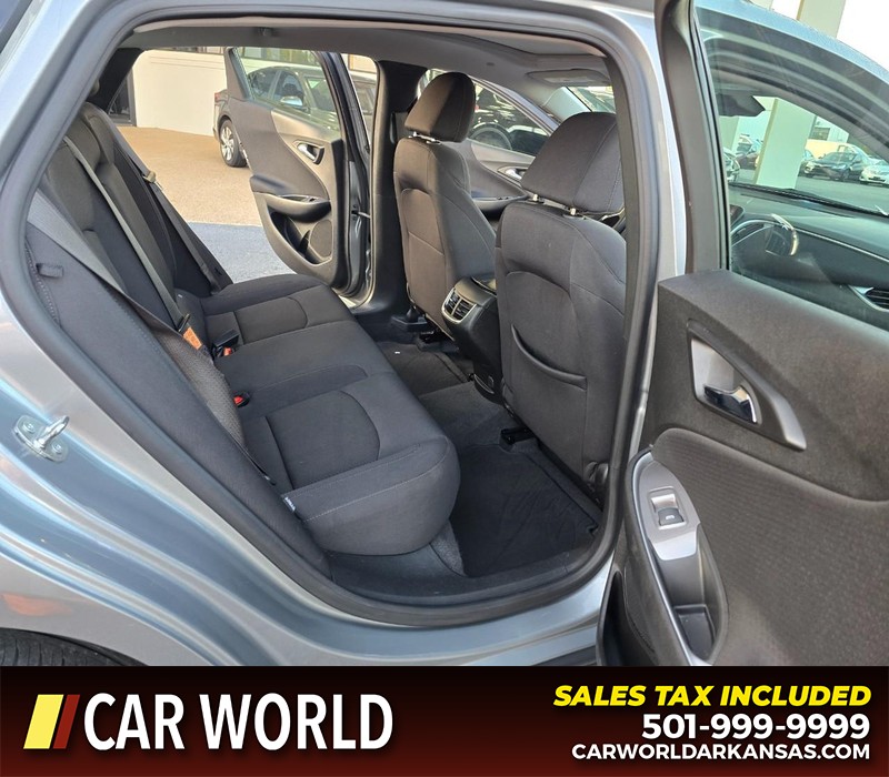 Chevrolet Malibu Vehicle Full-screen Gallery Image 12