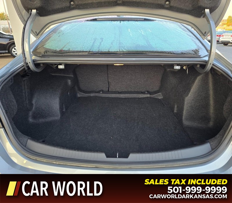 Chevrolet Malibu Vehicle Full-screen Gallery Image 13