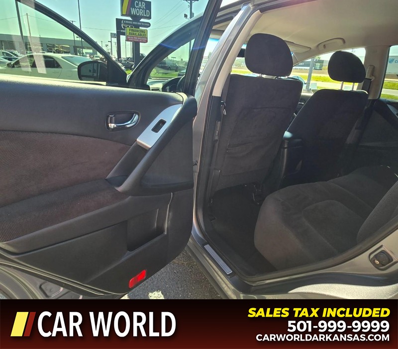 Nissan Murano Vehicle Full-screen Gallery Image 9