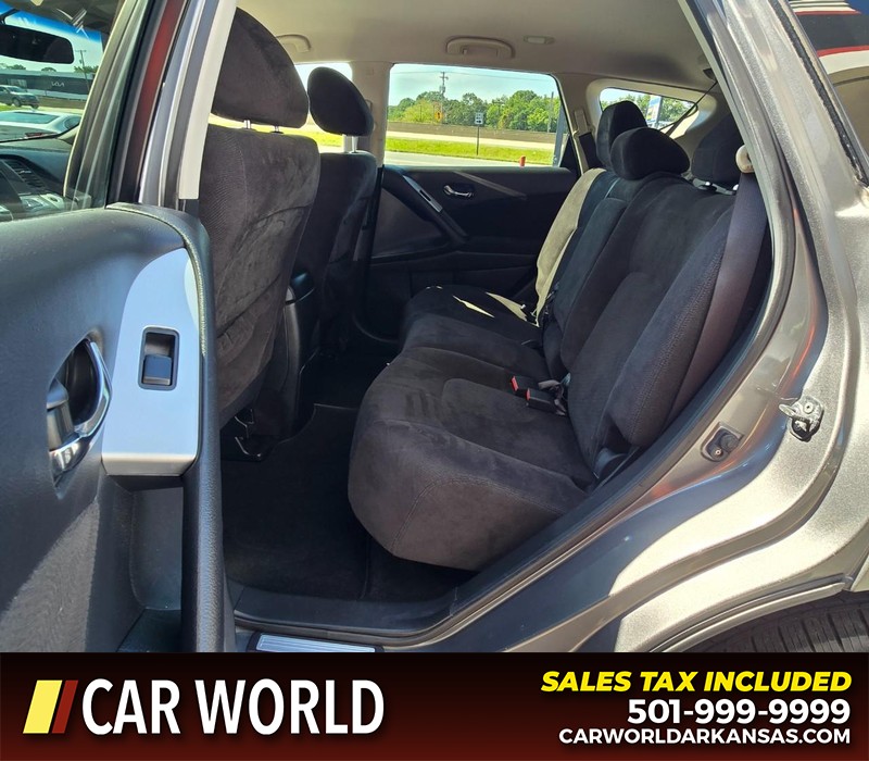 Nissan Murano Vehicle Full-screen Gallery Image 10