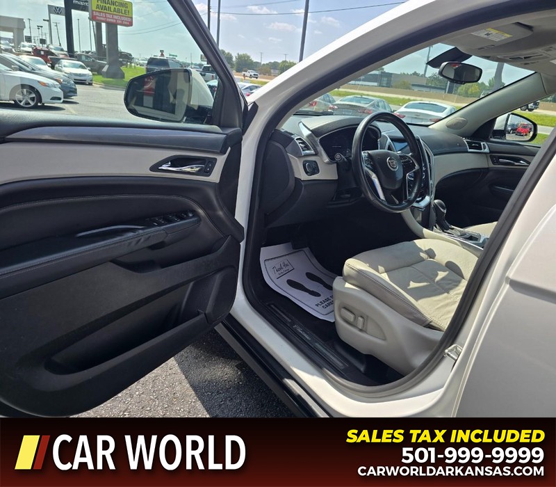Cadillac SRX Vehicle Full-screen Gallery Image 7