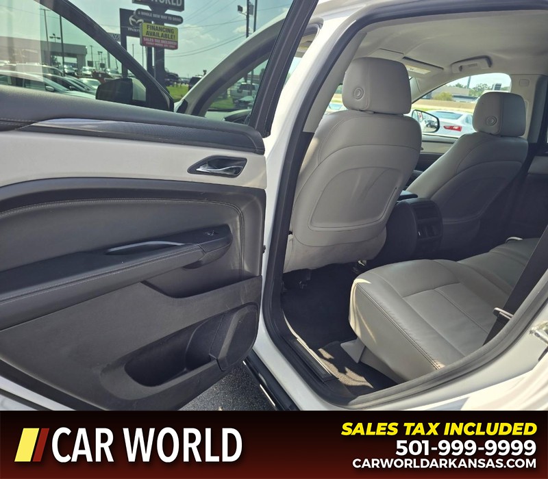 Cadillac SRX Vehicle Full-screen Gallery Image 9