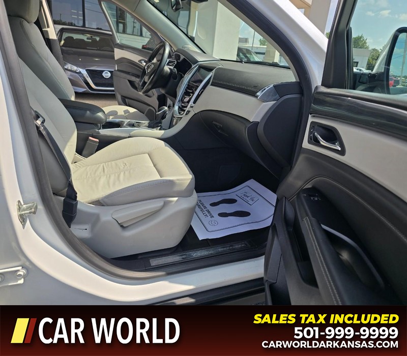 Cadillac SRX Vehicle Full-screen Gallery Image 11