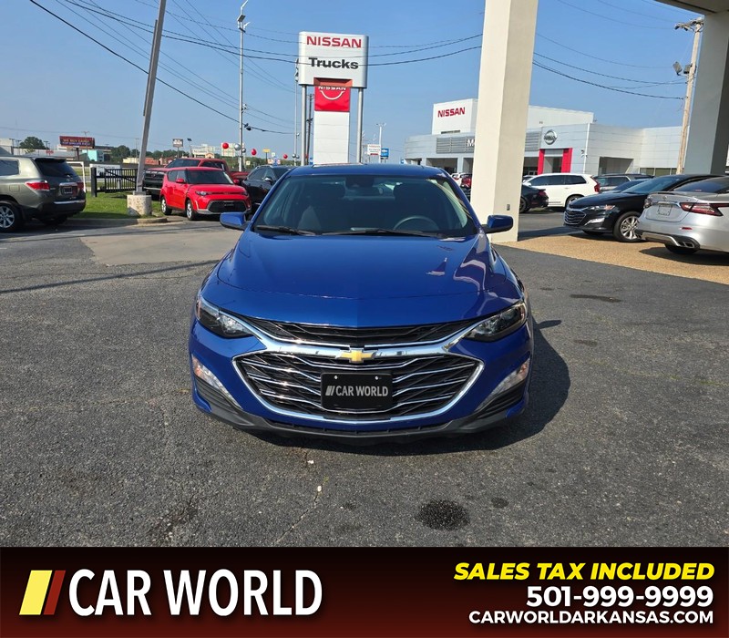 Chevrolet Malibu Vehicle Full-screen Gallery Image 2