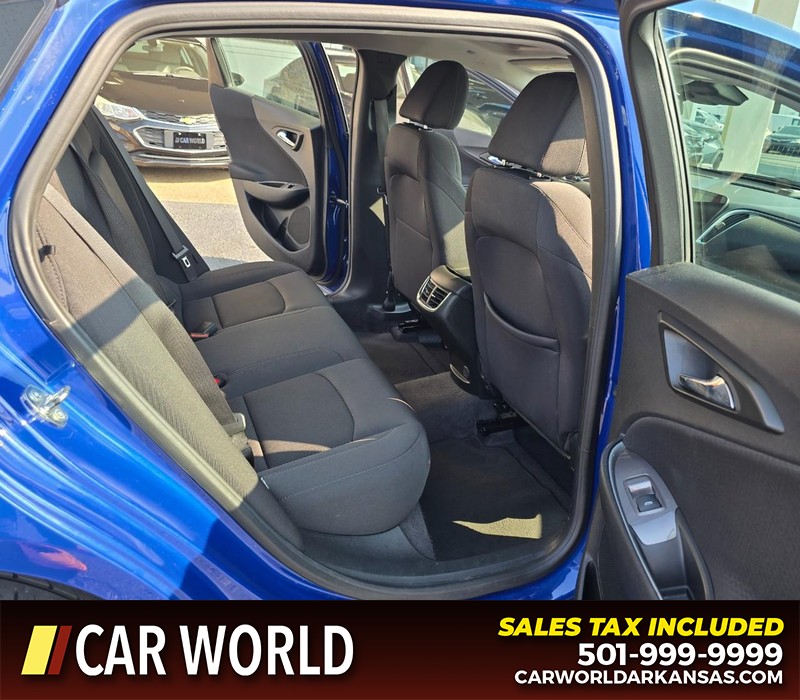 Chevrolet Malibu Vehicle Full-screen Gallery Image 12