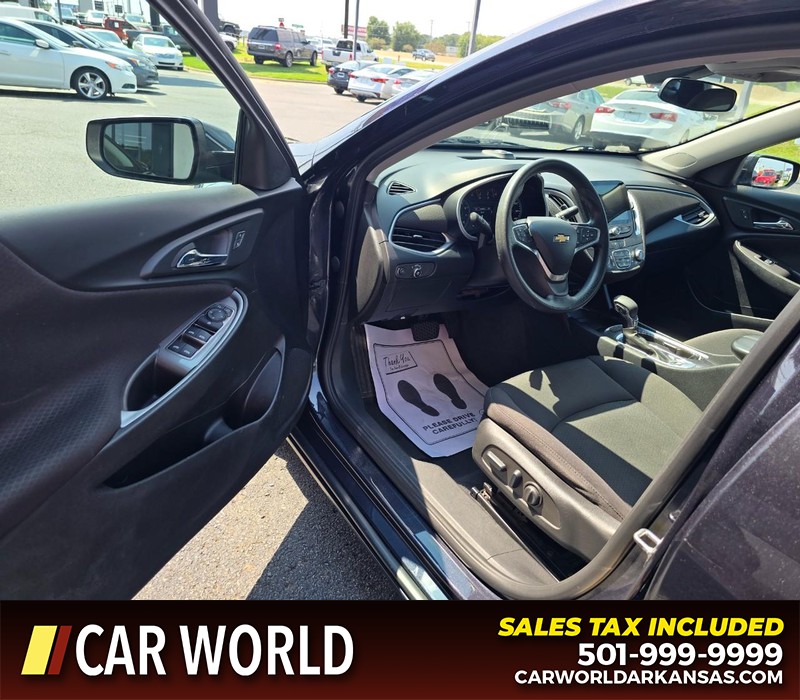 Chevrolet Malibu Vehicle Full-screen Gallery Image 7