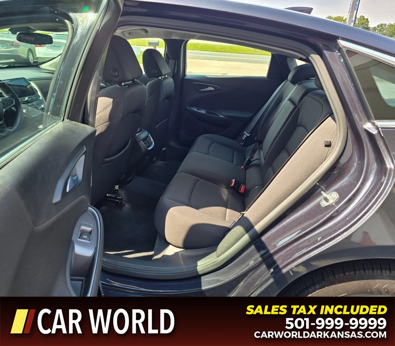 Chevrolet Malibu Vehicle Full-screen Gallery Image 10