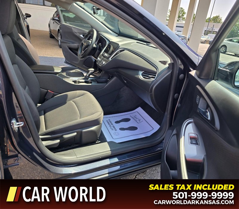 Chevrolet Malibu Vehicle Full-screen Gallery Image 11