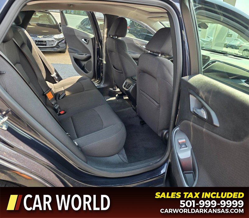 Chevrolet Malibu Vehicle Full-screen Gallery Image 12