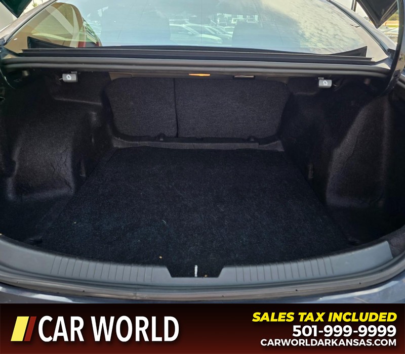 Chevrolet Malibu Vehicle Full-screen Gallery Image 13