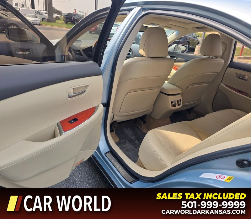 Lexus ES 350 Vehicle Full-screen Gallery Image 10